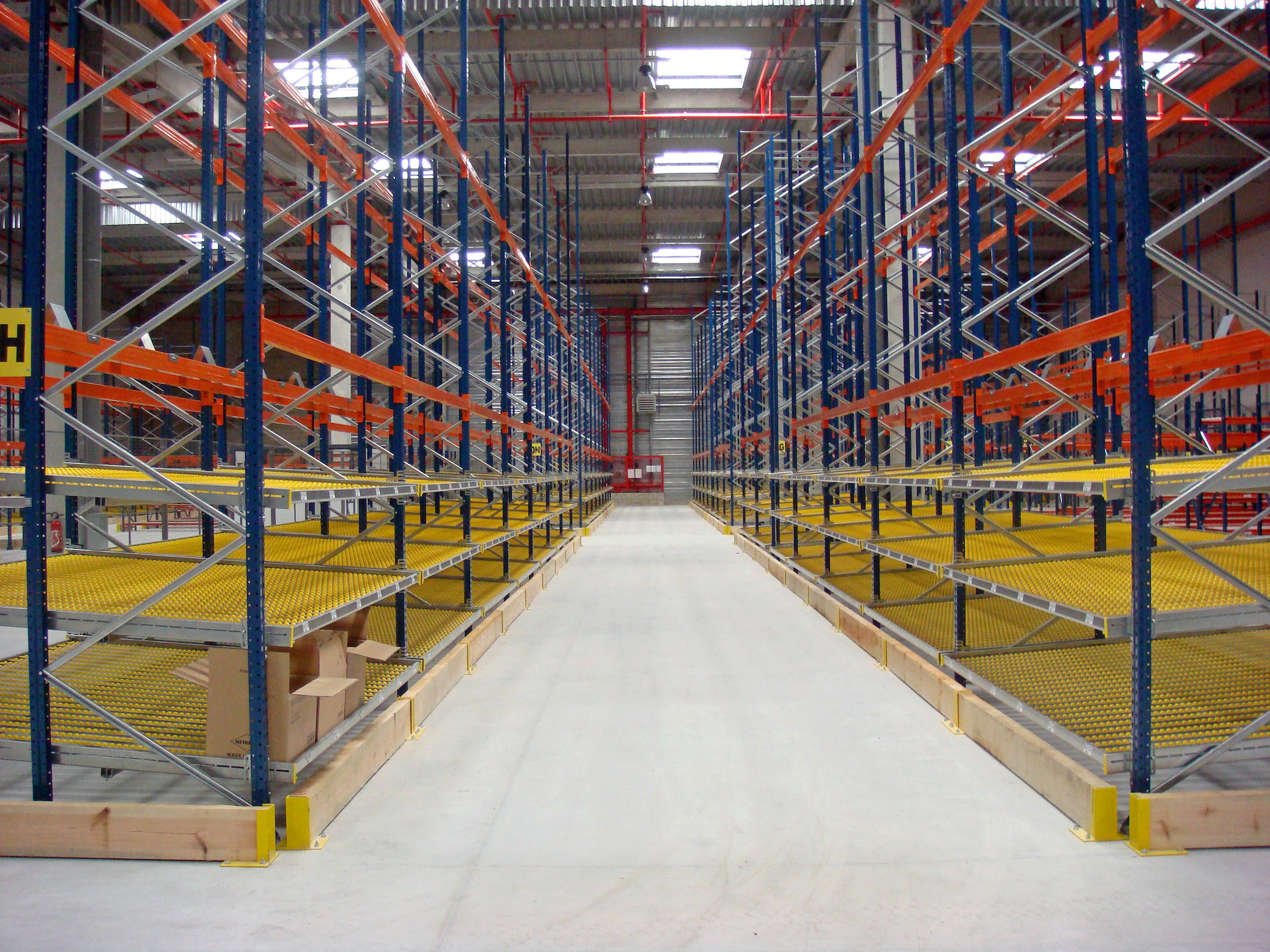 Rayonnage à colis dynamique 1