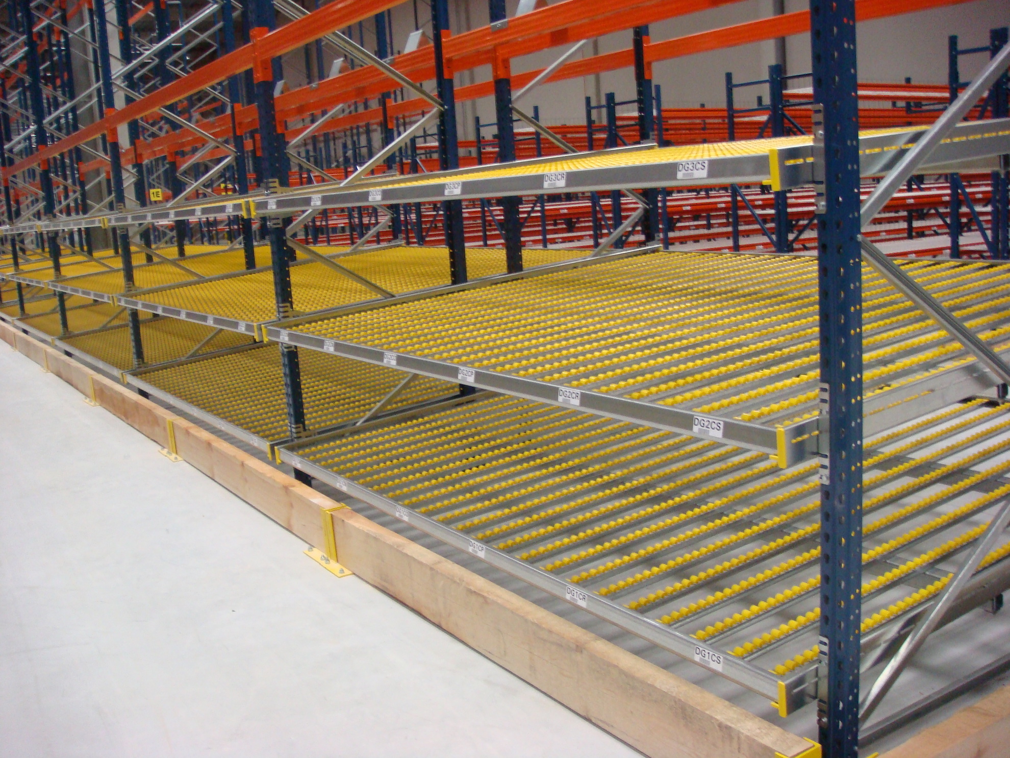 Rayonnage à colis dynamique 2