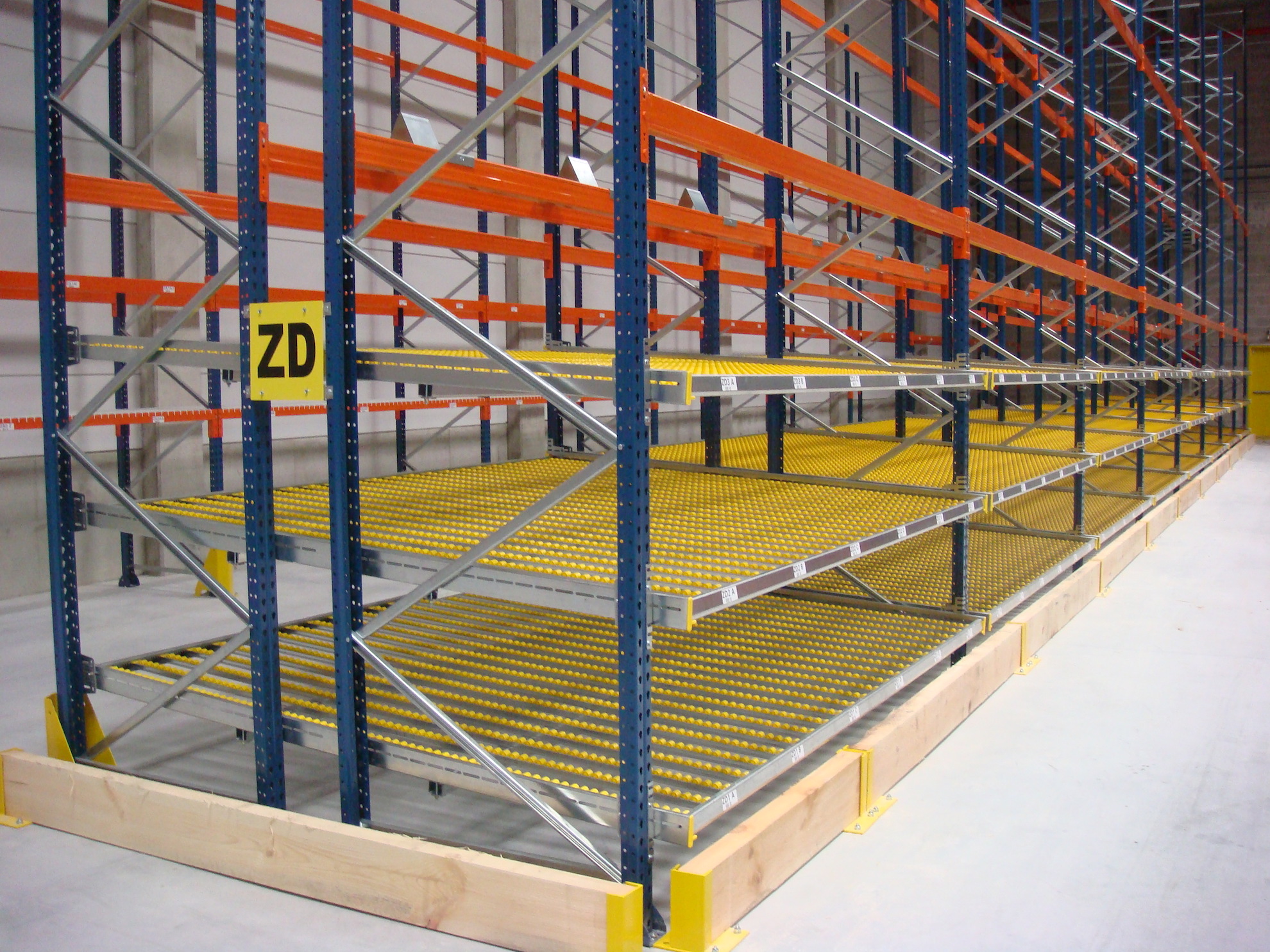 Rayonnage à colis dynamique 6